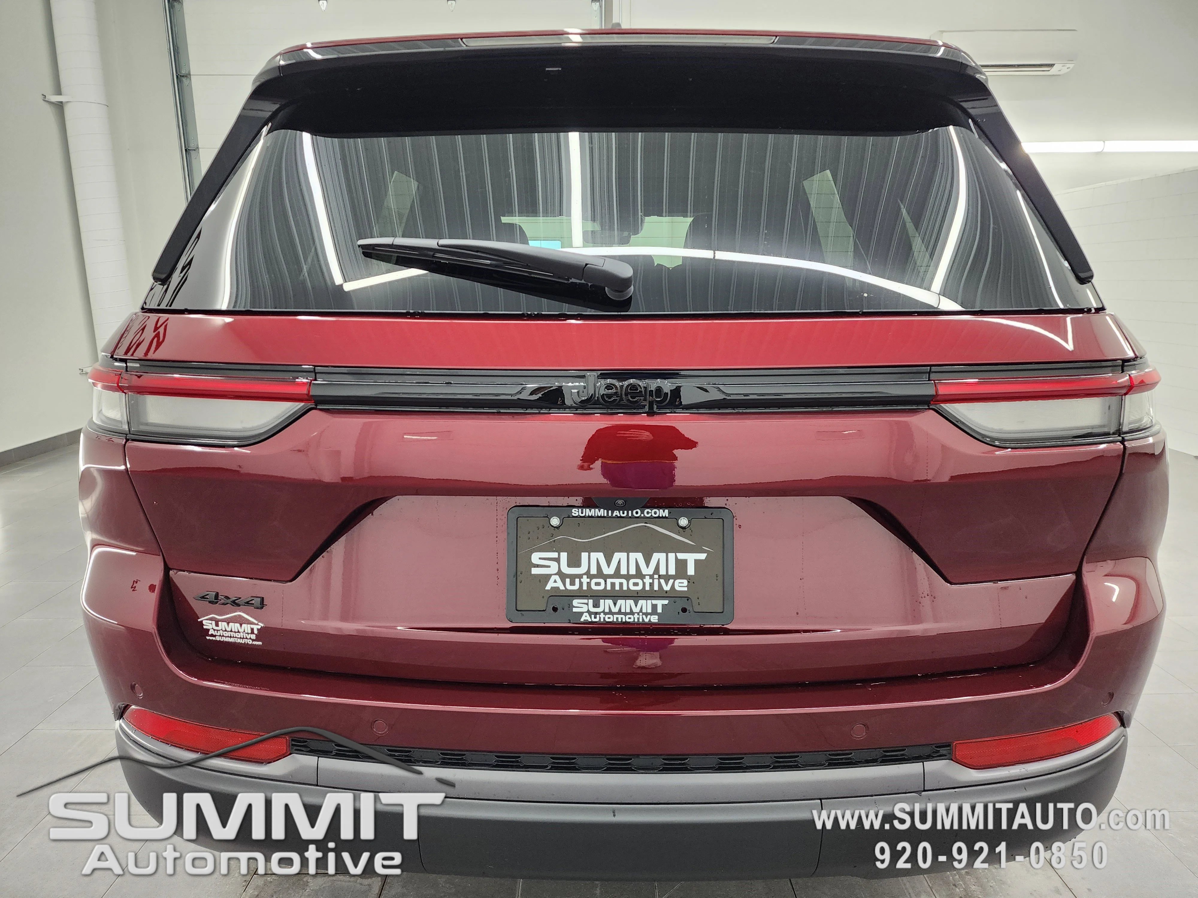 New 2026 Velvet Red Pearl-Coat Exterior Paint Jeep Altitude image 26