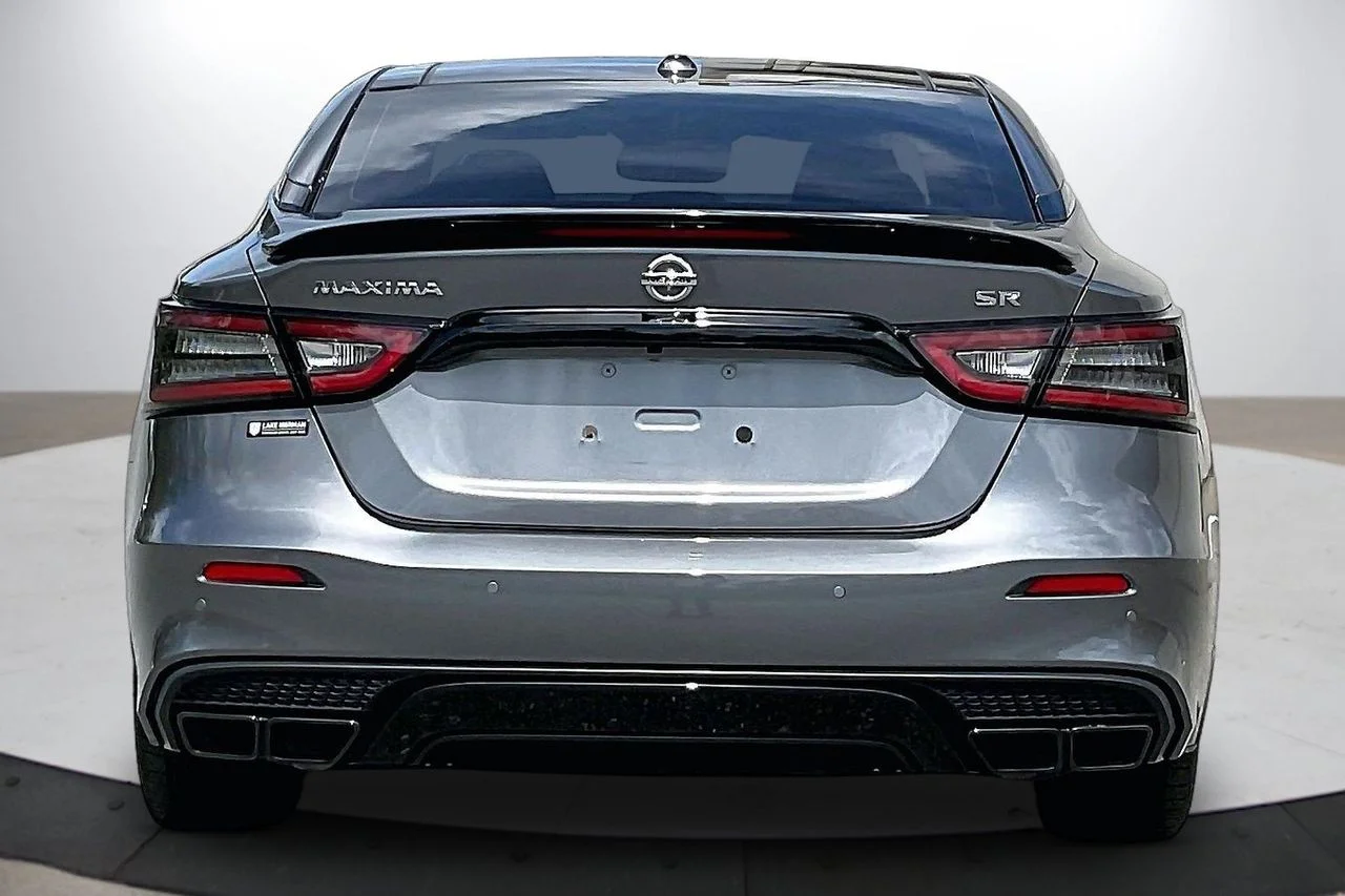 Certified Used 2021 Gray Nissan SR image 7