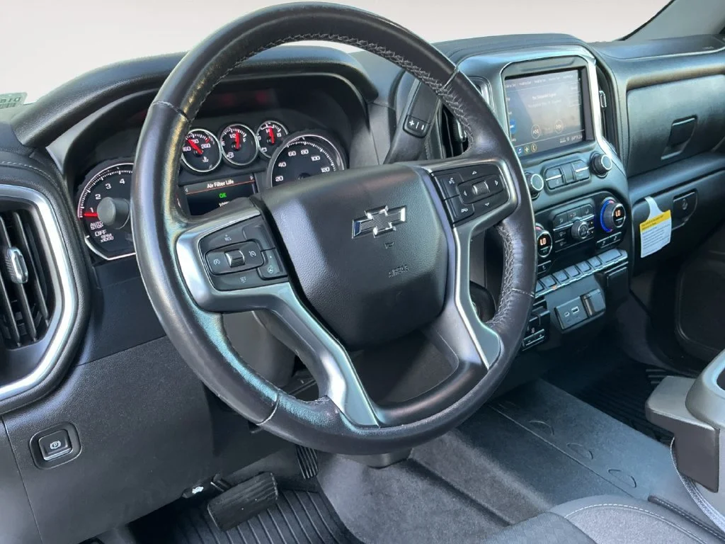 Used 2021 SUMMIT WHITE Chevrolet RST image 19