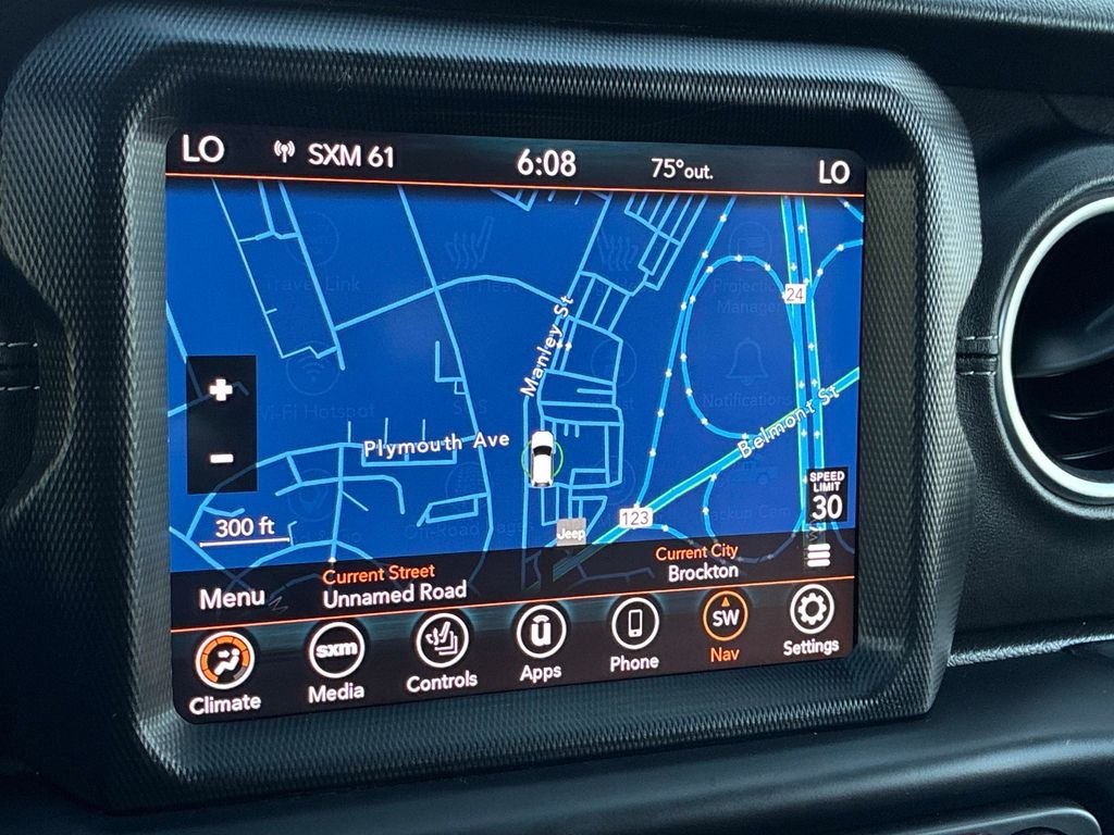 Used 2021  Jeep Overland image 33