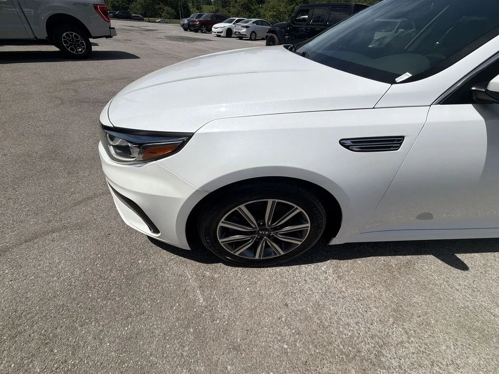 Used 2020 White Kia EX Premium image 10