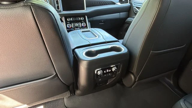 Used 2023 White GMC Denali image 21