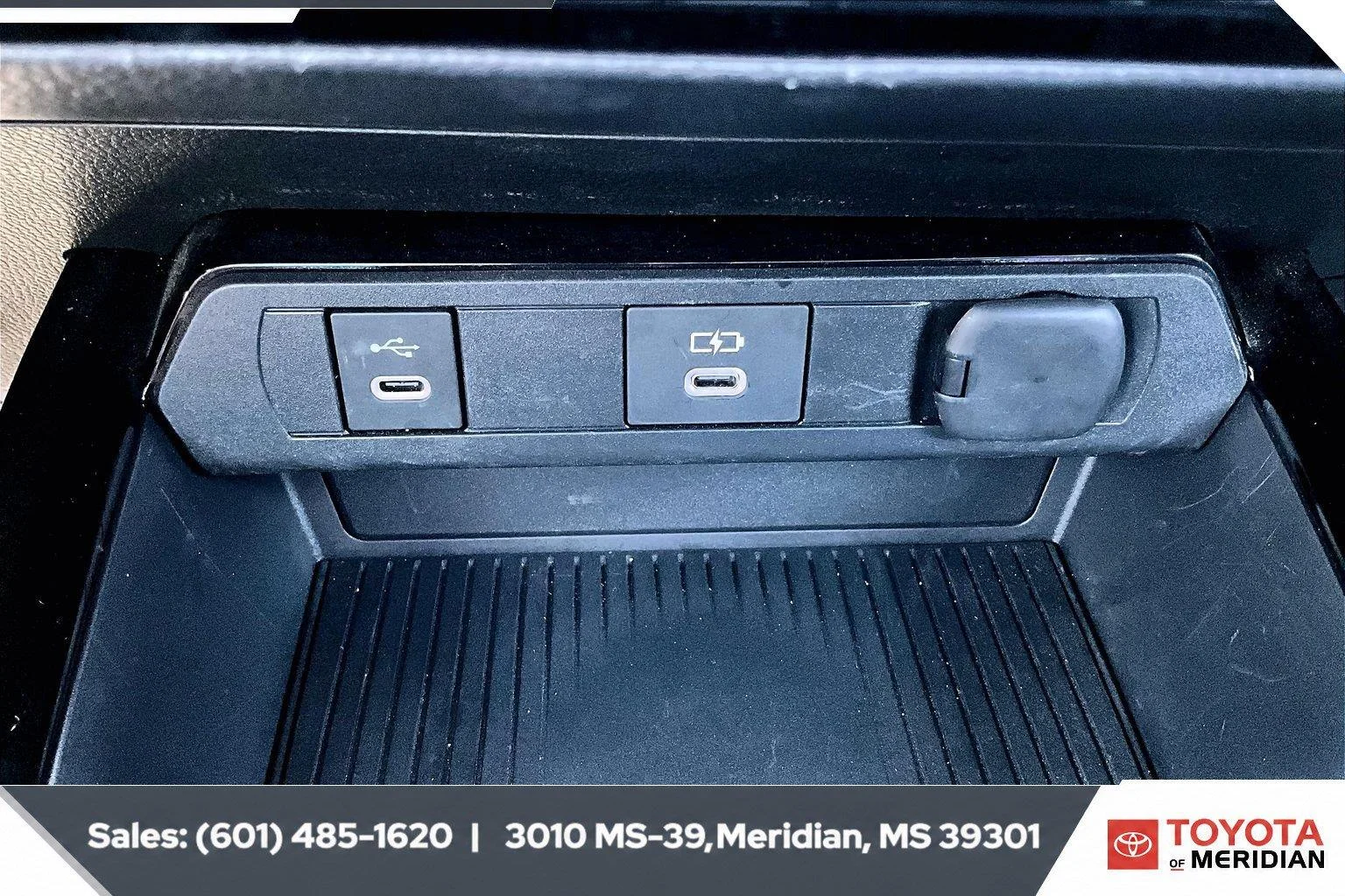 Used 2024 Wind Chill Pearl Toyota Limited image 23