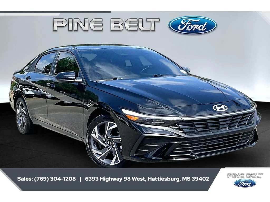 Used 2025 Abyss Black Hyundai SEL Sport image 1