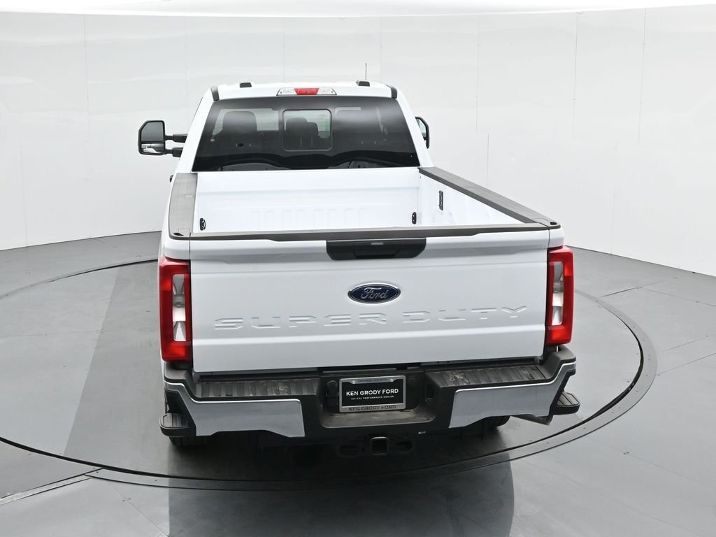 New 2026 Oxford White Ford XLT image 40