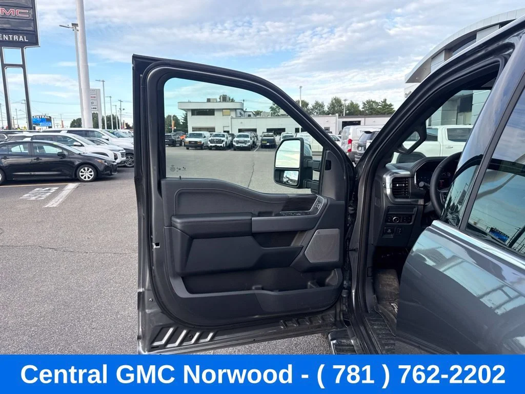 Used 2025 Gray Ford LARIAT image 11
