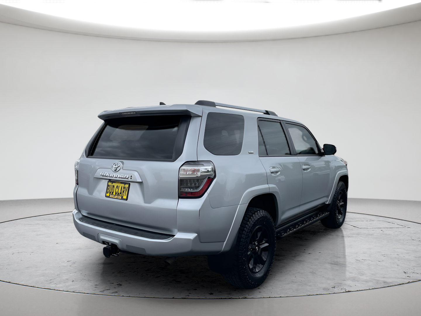 Certified Used 2020 Silver Toyota SR5 Premium image 5