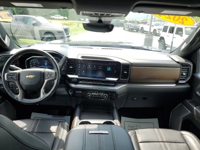 Used 2024 Black Chevrolet High Country image 17
