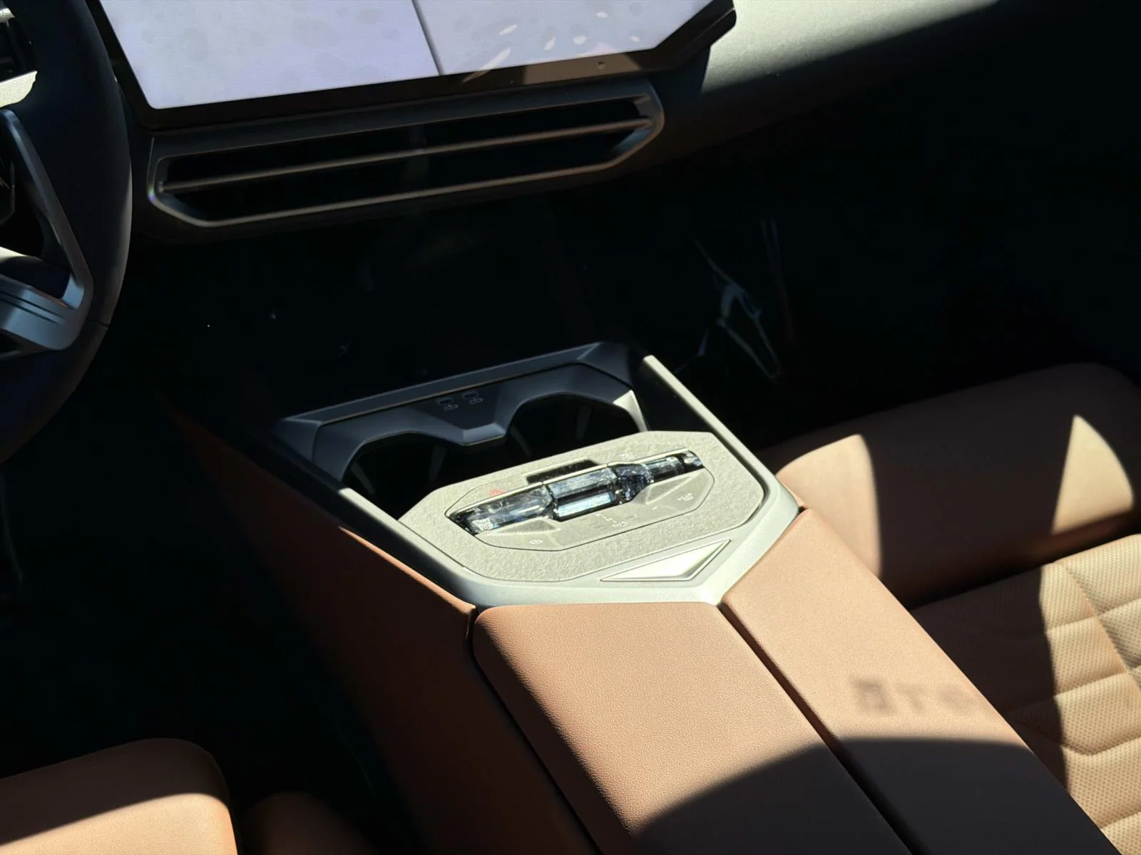 New 2027 Space Silver Metallic BMW 40 xDrive image 11