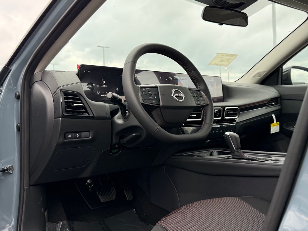 New 2026 Atlantic Gray Metallic / Super Black Two-tone Nissan SR image 10
