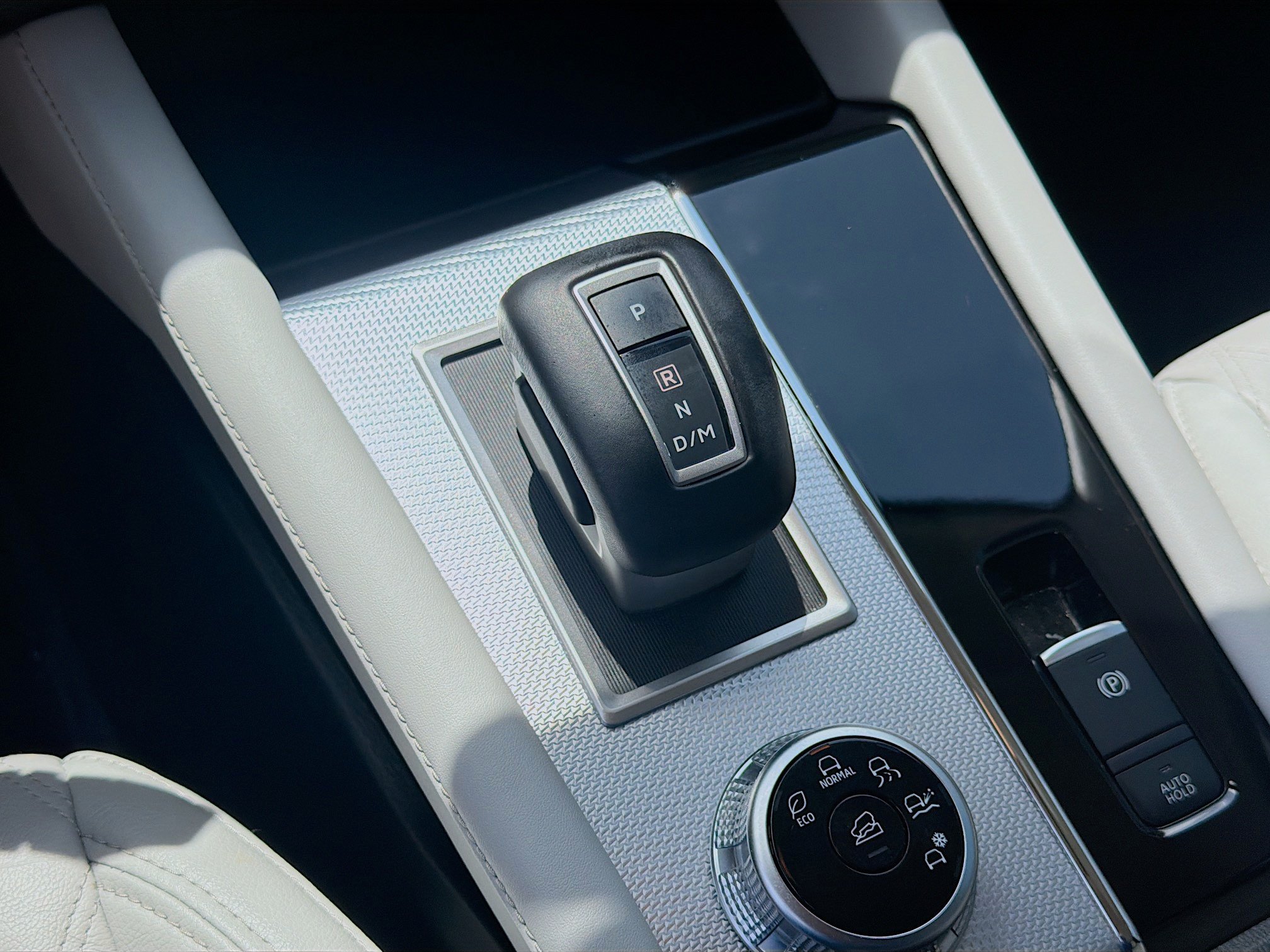 2024 Mitsubishi Outlander SEL - Photo 13