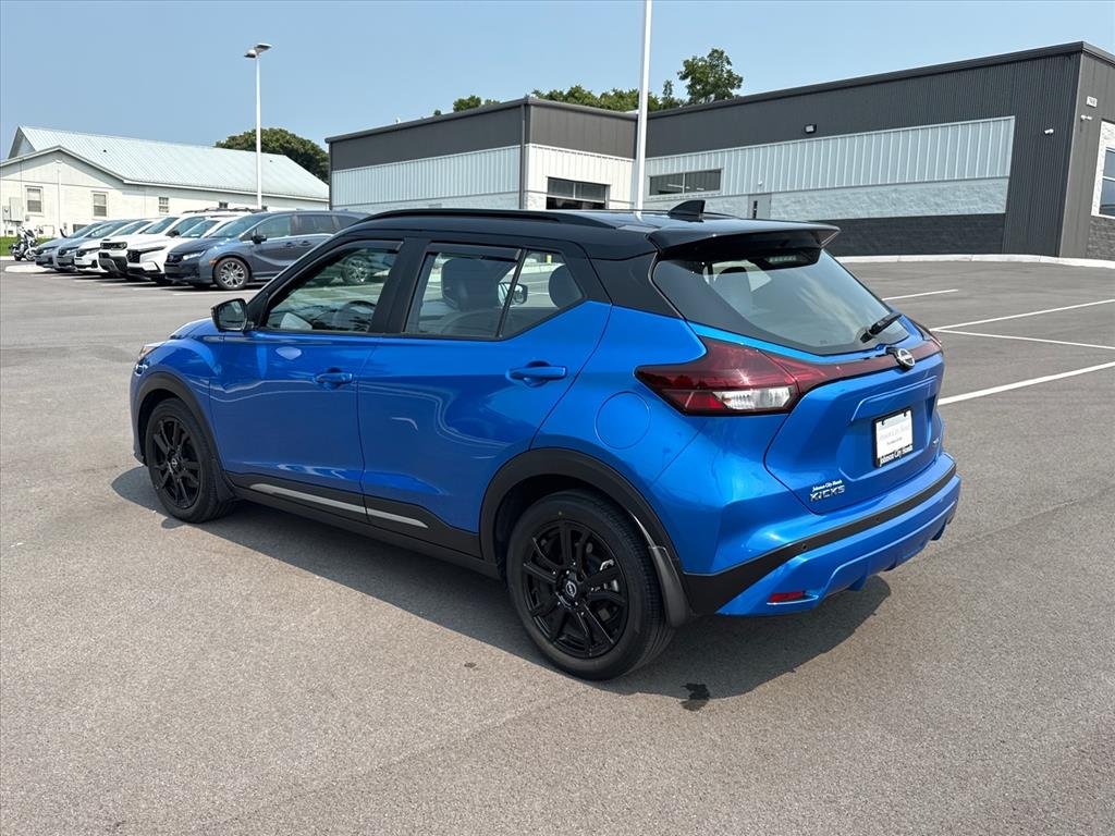 Used 2023 Electric Blue Metallic/Super Black Nissan SR image 4