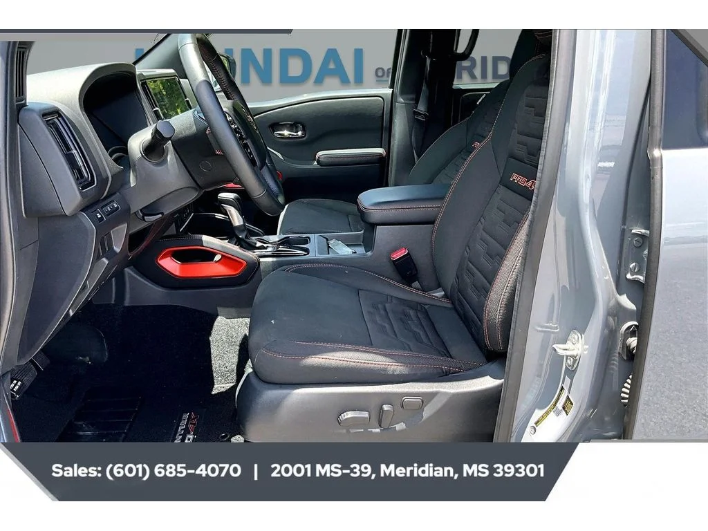 Used 2025 Boulder Gray Pearl Nissan PRO-4X image 18