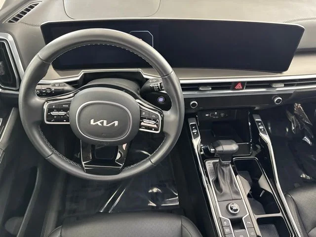 Used 2025 Silver Kia SX image 24