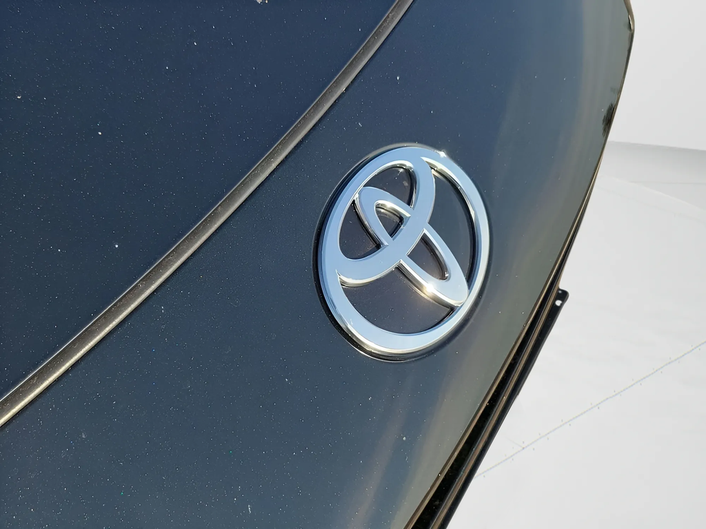 2026 Toyota Prius Plug-in Hybrid SE - Photo 38