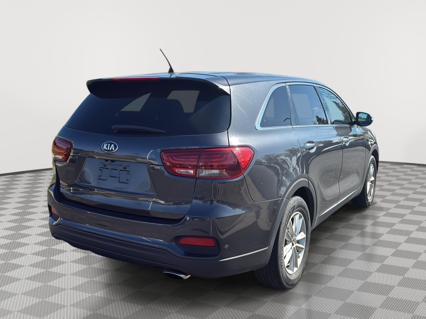 Used 2019 Platinum Graphite Kia LX V6 image 10