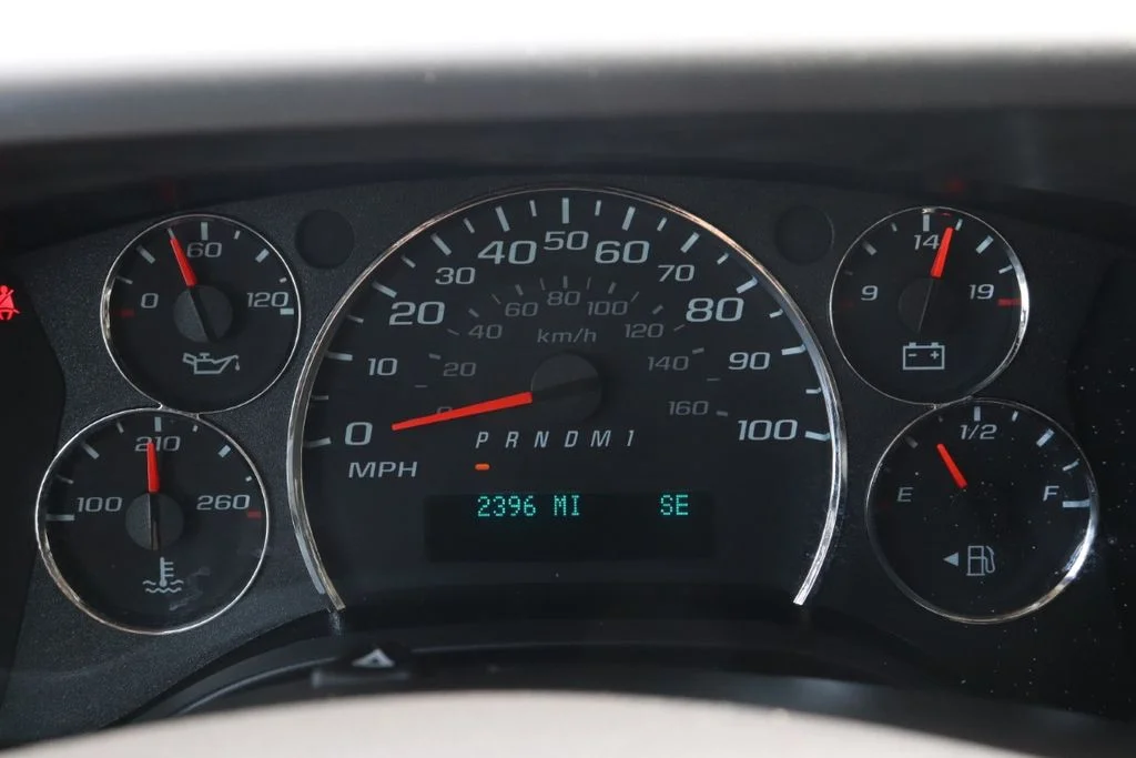 Used 2025 Summit White Chevrolet EXT image 24