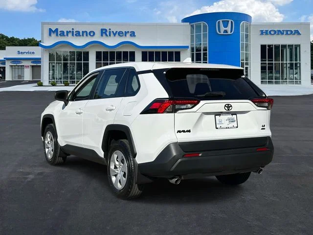 Used 2023 Ice Toyota LE image 7