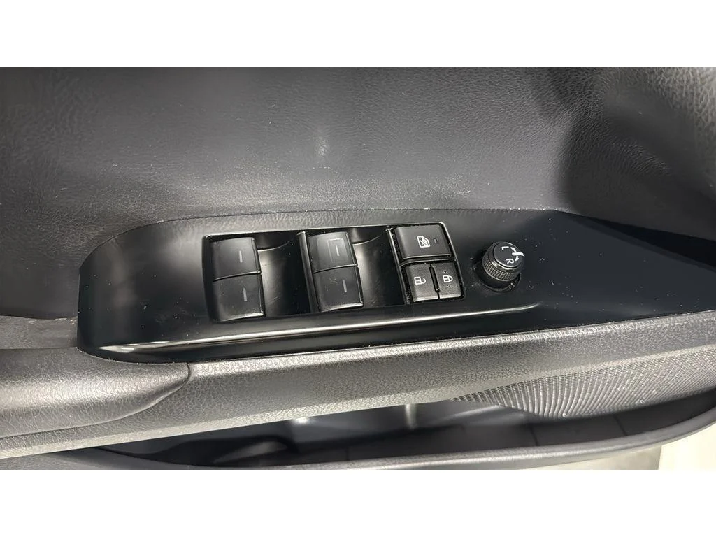 Used 2025 Ice Cap Toyota SE FWD 1 OWNER image 14