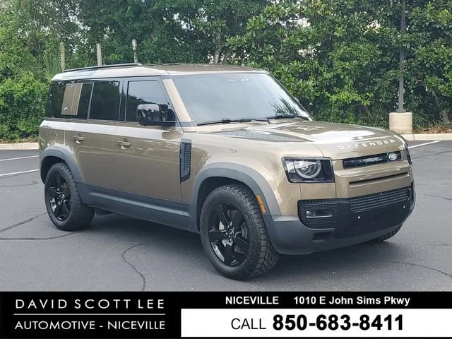 Used 2023 Gold Land Rover SE image 1