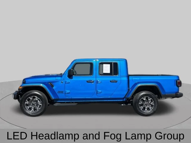 Used 2026 Blue Jeep Sahara image 3