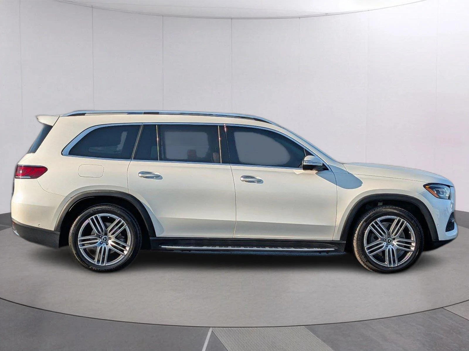 Used 2022 MANUFAKTUR Diamond White Bright Mercedes-Benz GLS 450 image 7