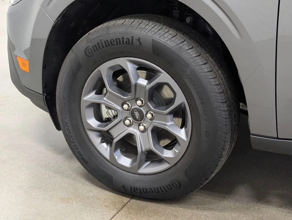New 2026 Carbonized Gray Metallic Ford XLT image 2