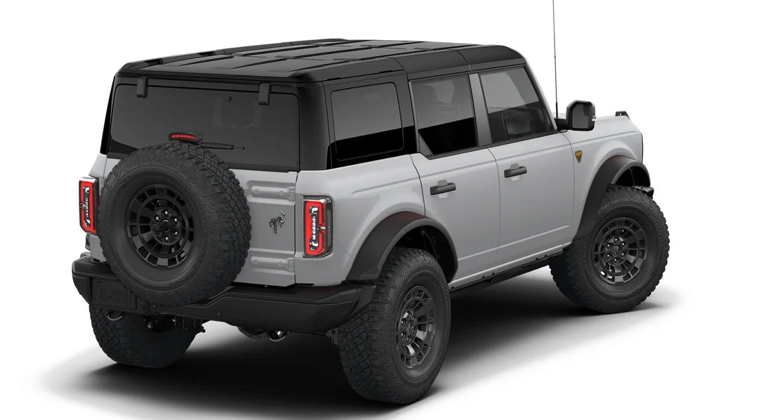 New 2026 AVALANCHE GREY Ford Badlands image 3