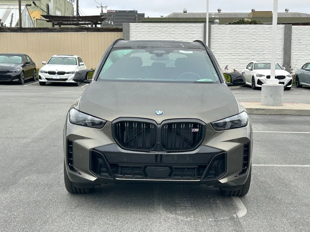 2026 BMW X5 M60i - Photo 8
