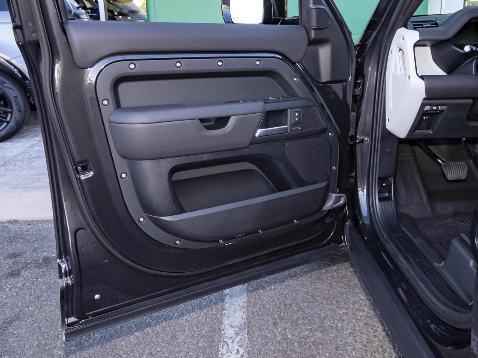 New 2026 Carpathian Grey Land Rover X-Dynamic SE image 43