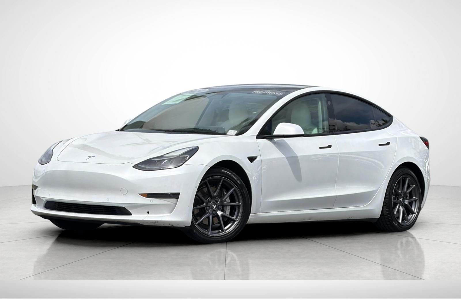 2021 Tesla Model 3 Standard Range Plus's photo