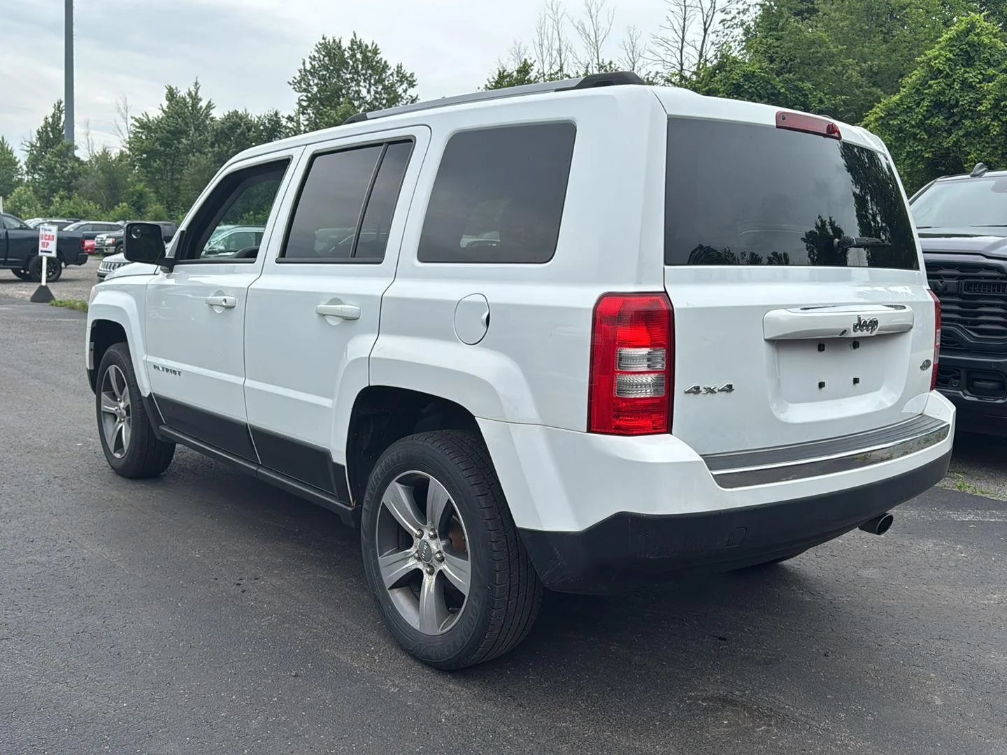 Used 2016 Bright White Clearcoat Jeep High Altitude Edition image 9