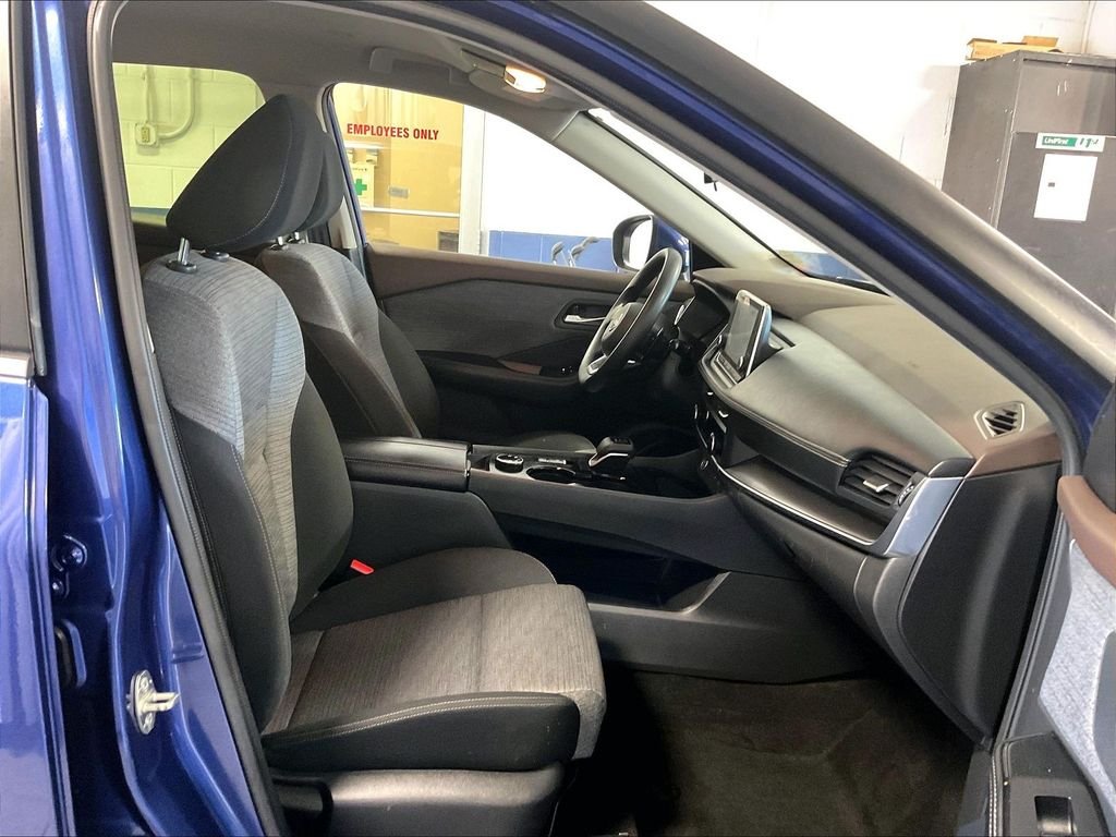 Used 2023 Blue Nissan SV image 11