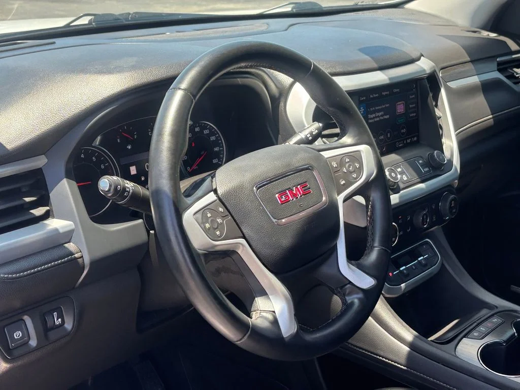 Used 2023 White GMC SLT image 9