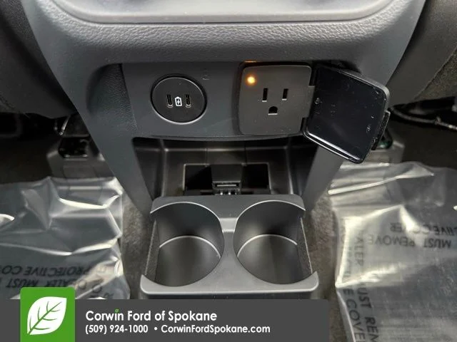New 2026 Star White Metallic Tri-Coat Ford Platinum image 11
