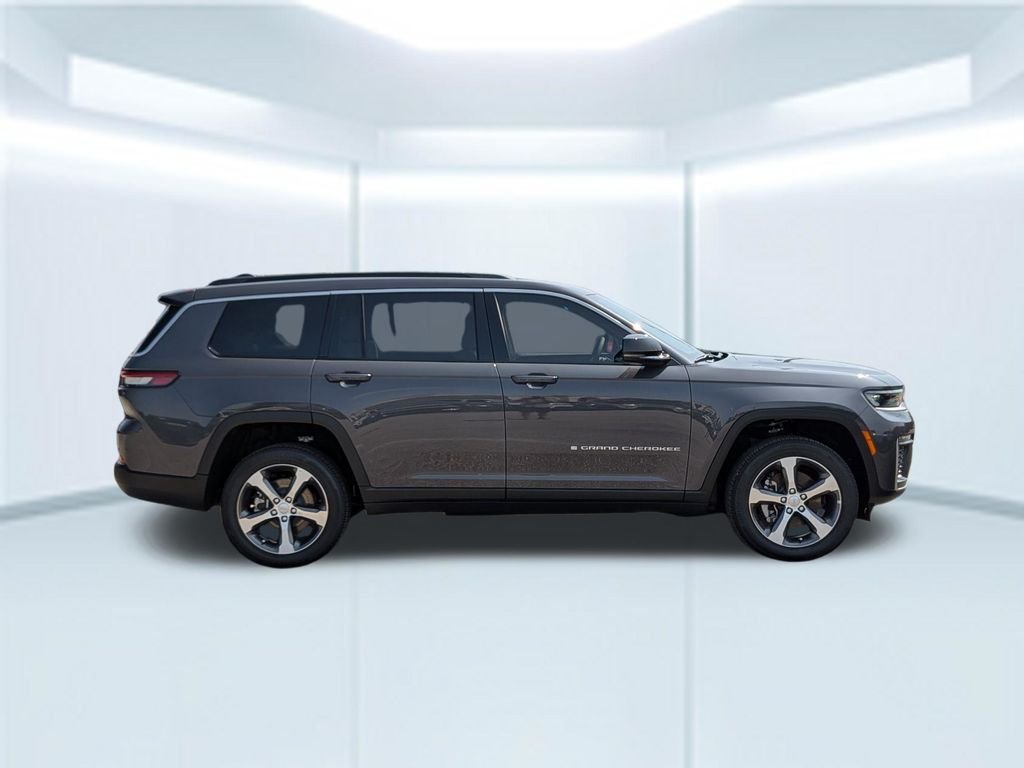 New 2026 Baltic Gray Metallic Clear-Coat Exterior Paint Jeep Limited image 7