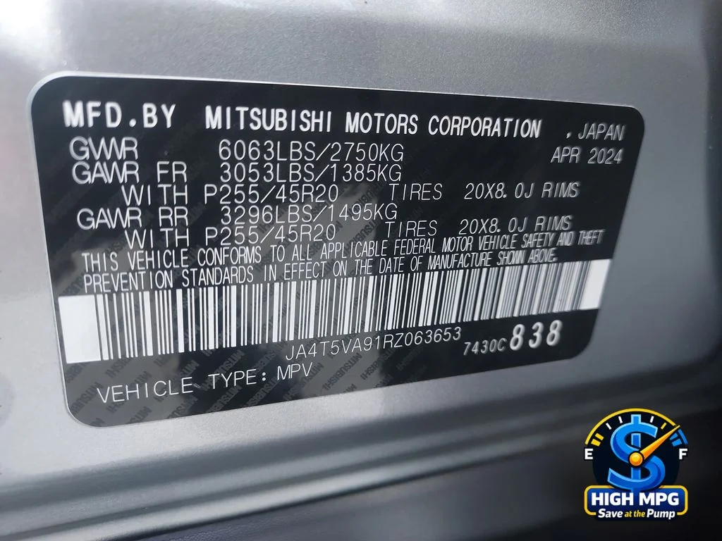Used 2024 Silver Mitsubishi SE image 25