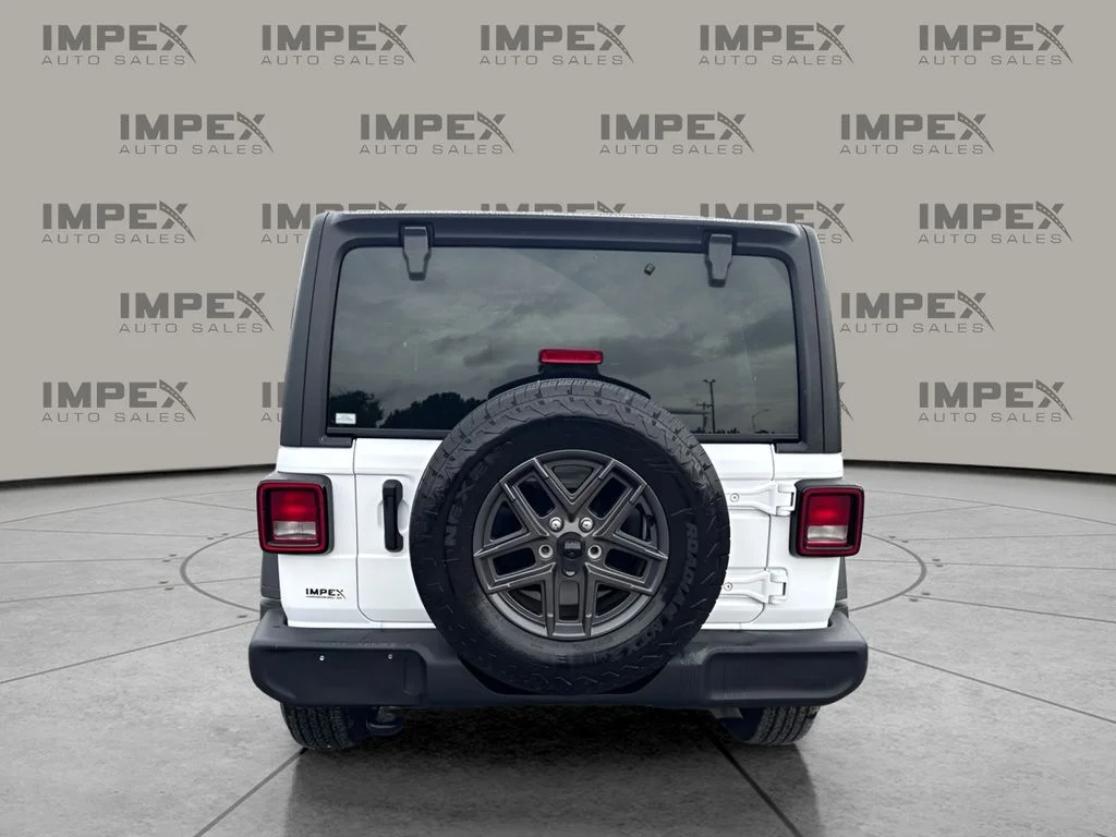 Used 2025 White Jeep Sport S image 4