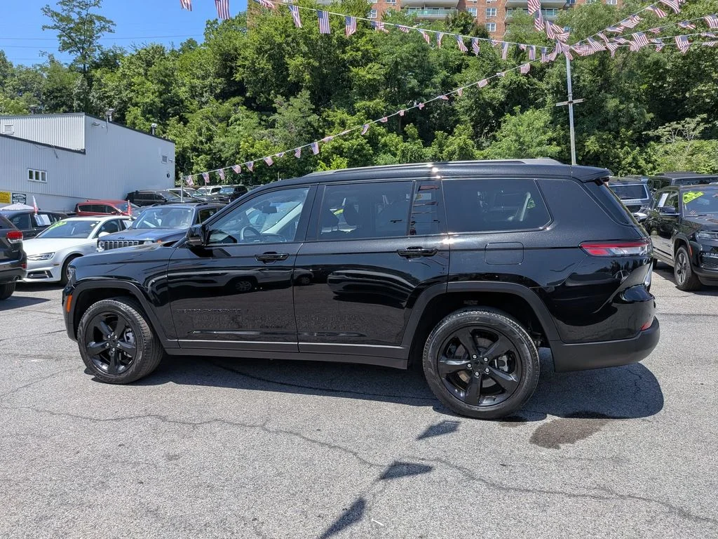 Used 2023 Black Jeep Limited image 12
