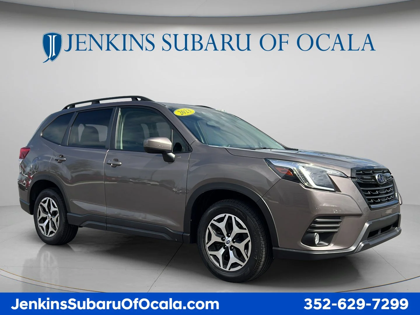 Used 2023 Brilliant Bronze Metallic Subaru Premium image 1