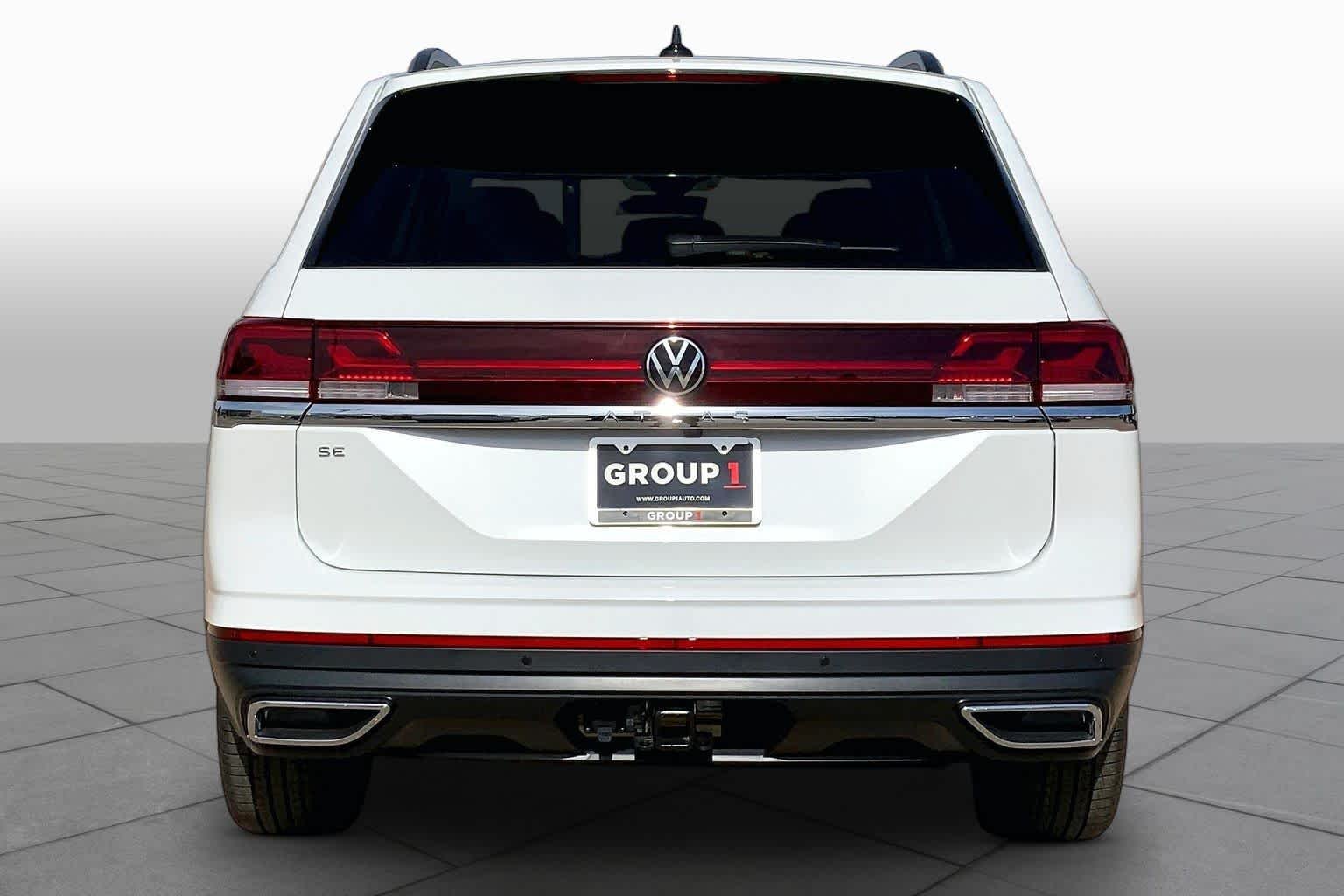 New 2026 Opal White Pearl Volkswagen 2.0T SE w/Technology image 4