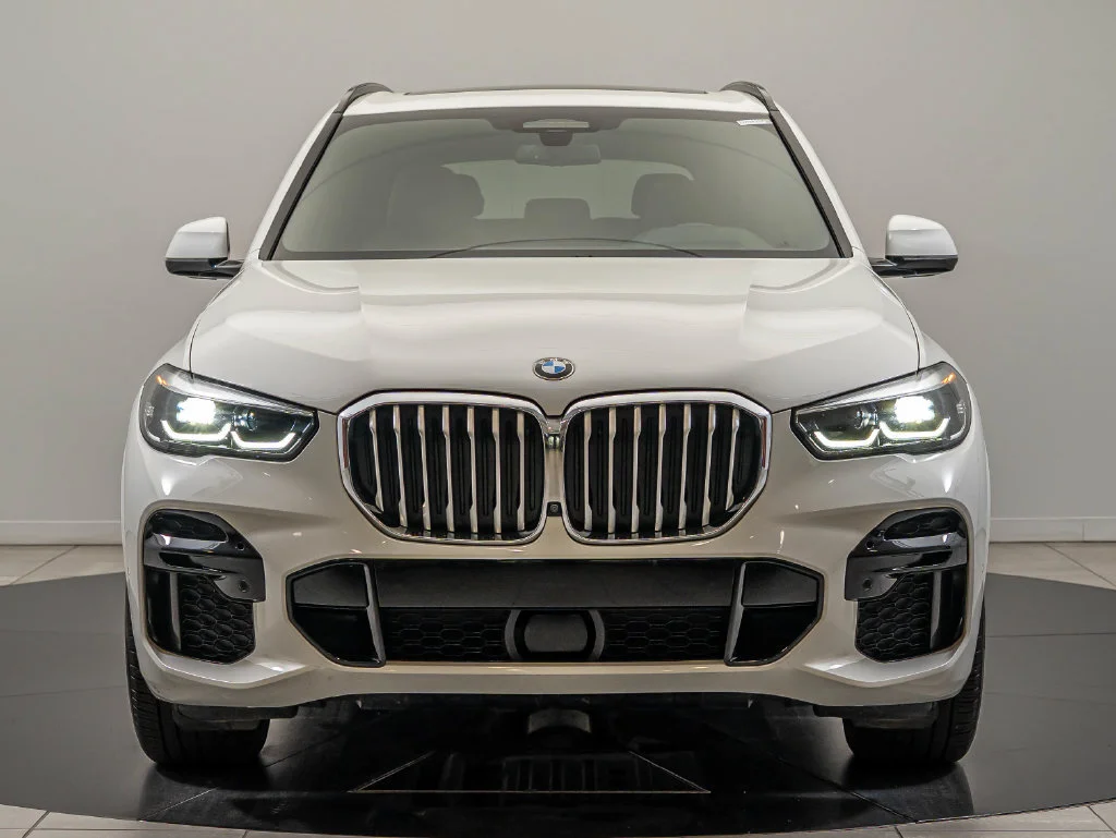 Used 2022 Alpine White BMW xDrive40i image 2