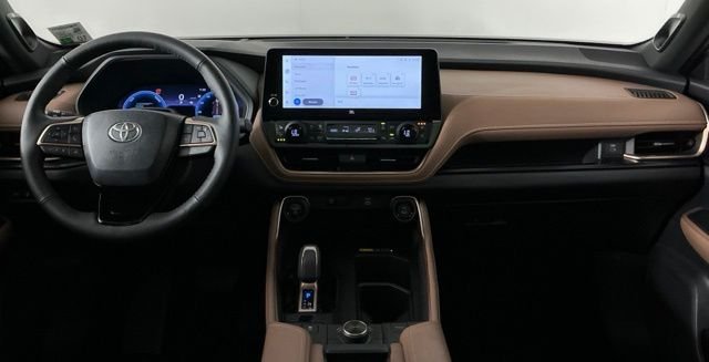 Used 2026 Silver Toyota MAX Platinum image 24