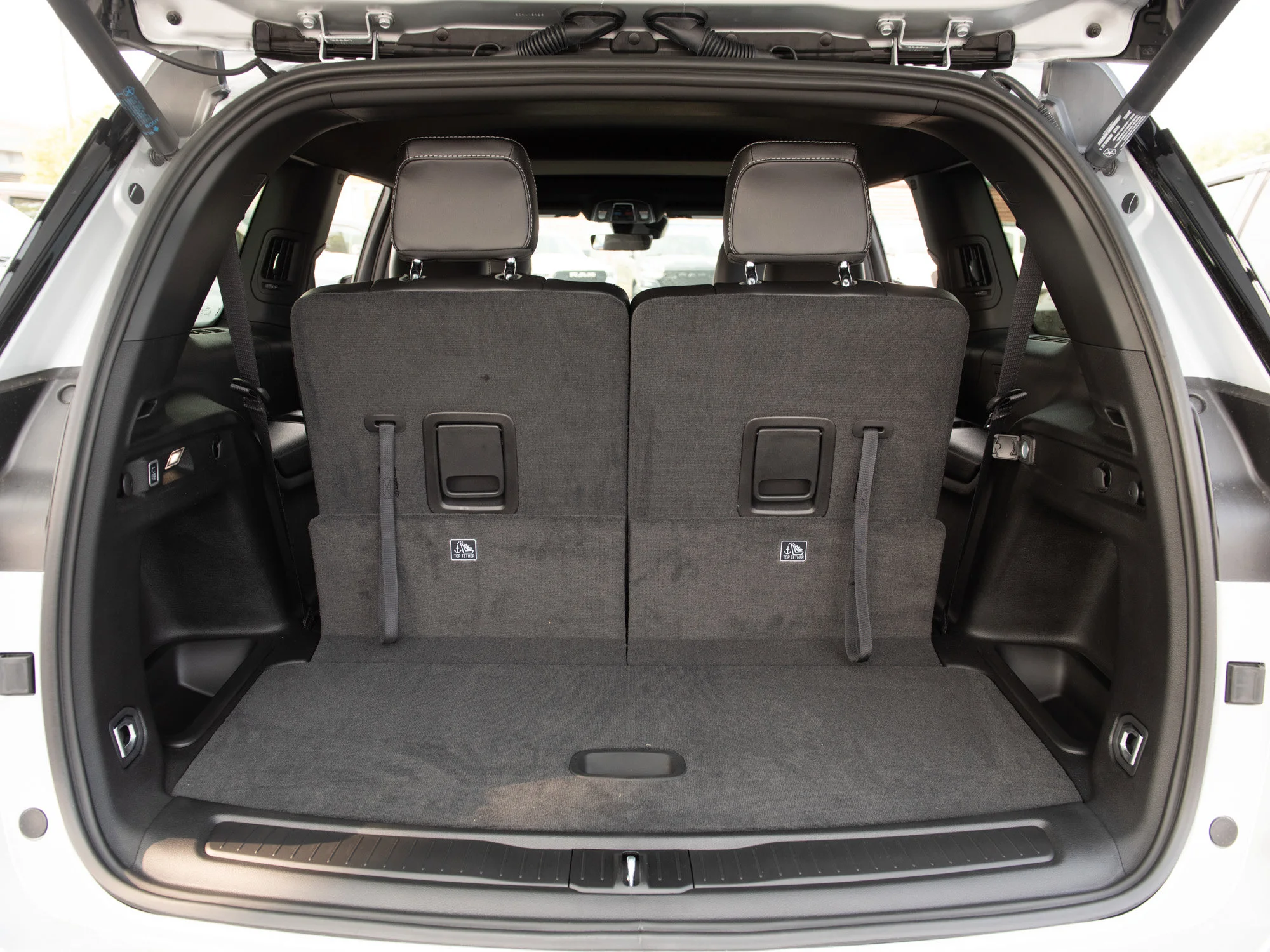Used 2025 Silver Jeep Altitude* 4x4, Sunroof, Heated Leather, Remote Start image 22