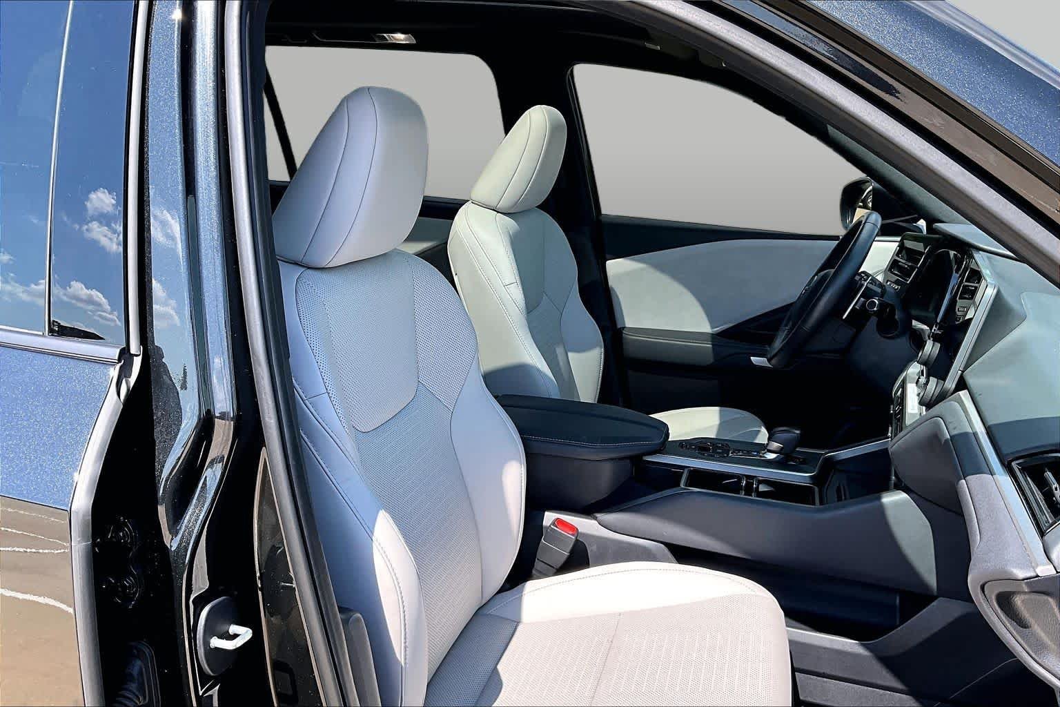 Certified Used 2025 CAVIAR Lexus Premium image 9