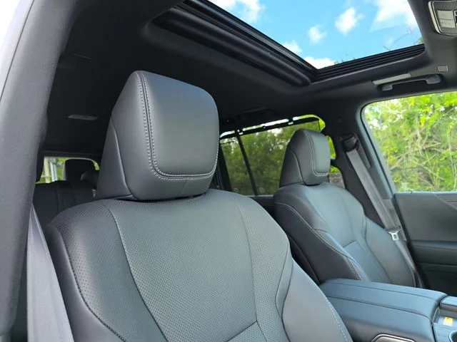 2026 Lexus LX 700h Luxury - Photo 11