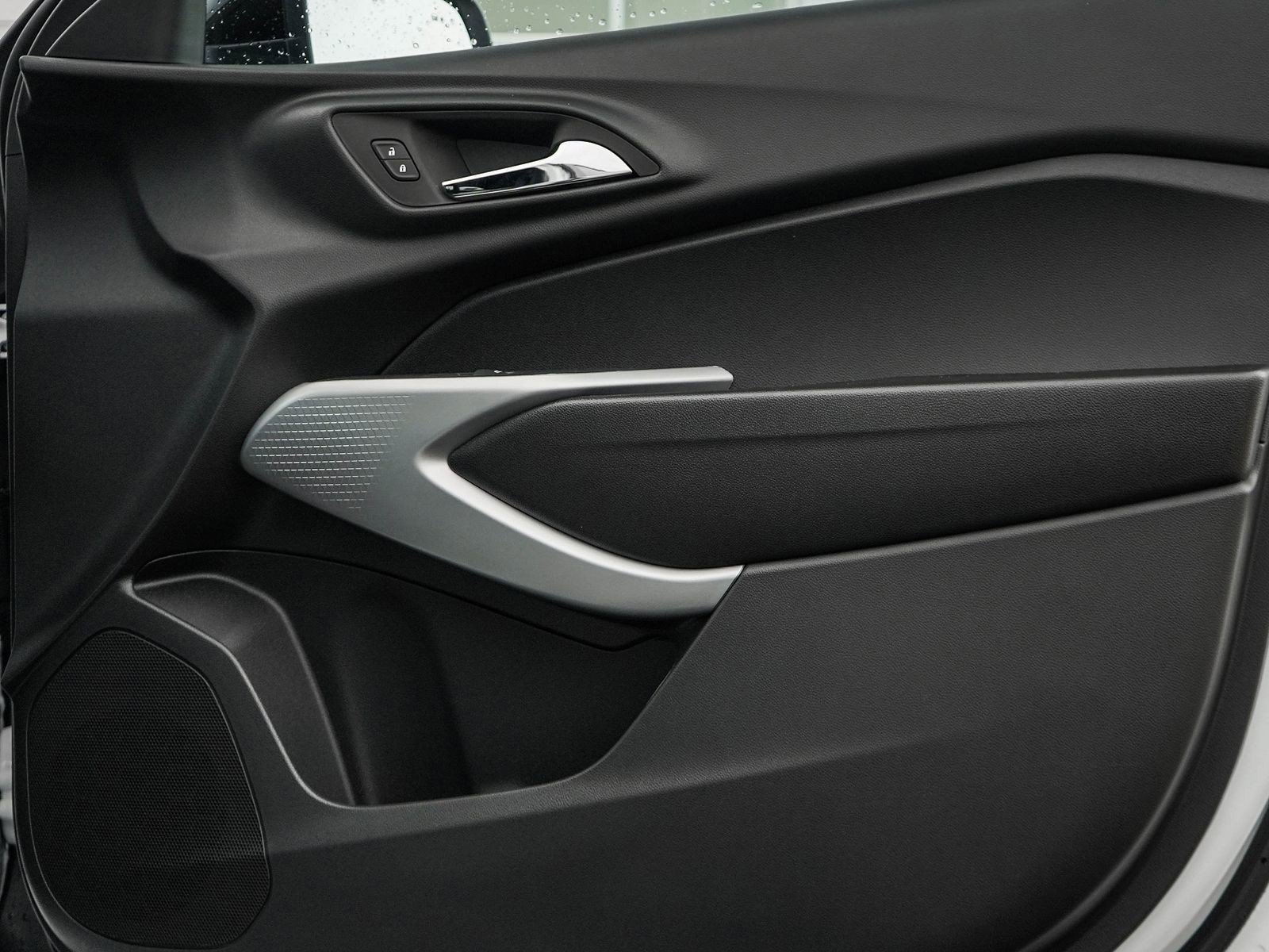 2026 Chevrolet Trax RS - Photo 8
