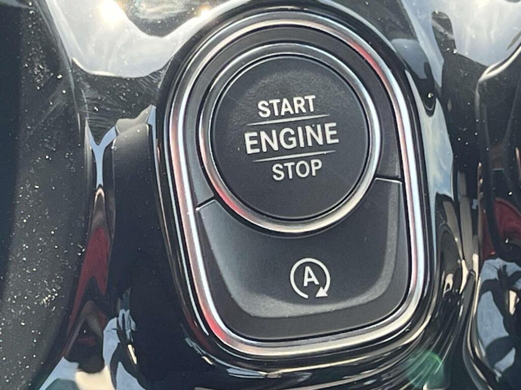 New 2026 Polar White Mercedes-Benz GLA 250 image 39