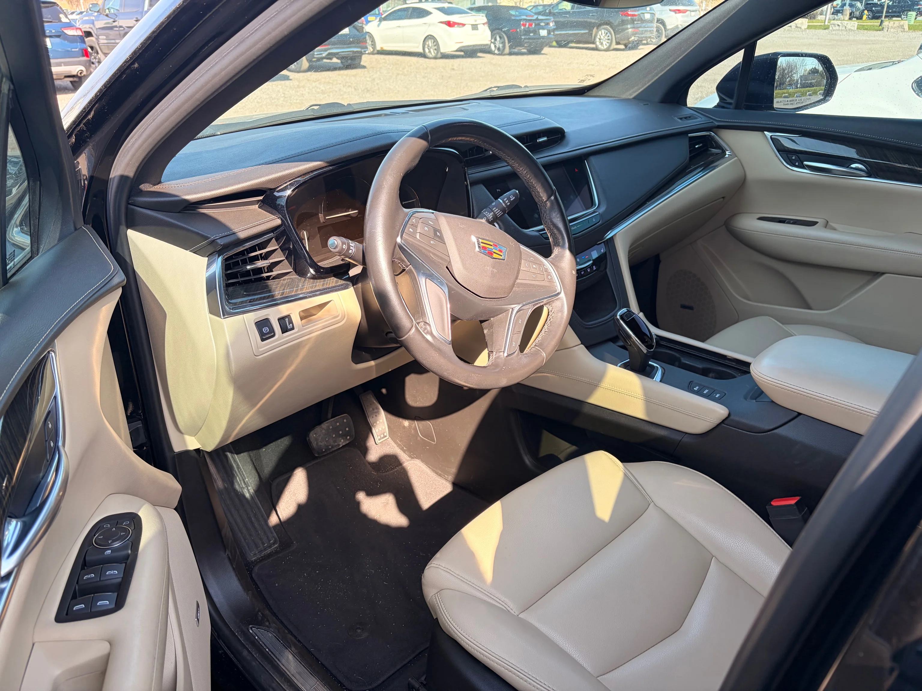 Used 2018  Cadillac  image 5