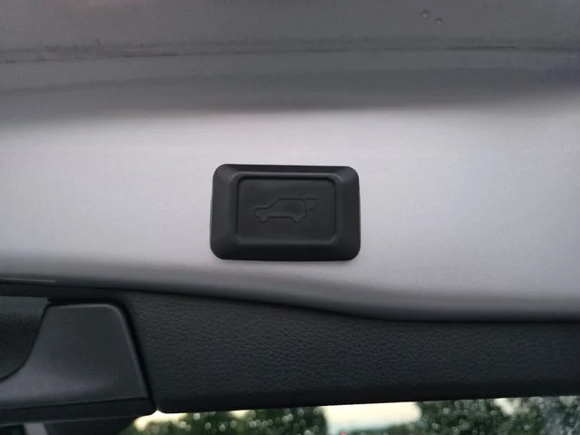Used 2019 Silver Sky Metallic Toyota XLE image 11